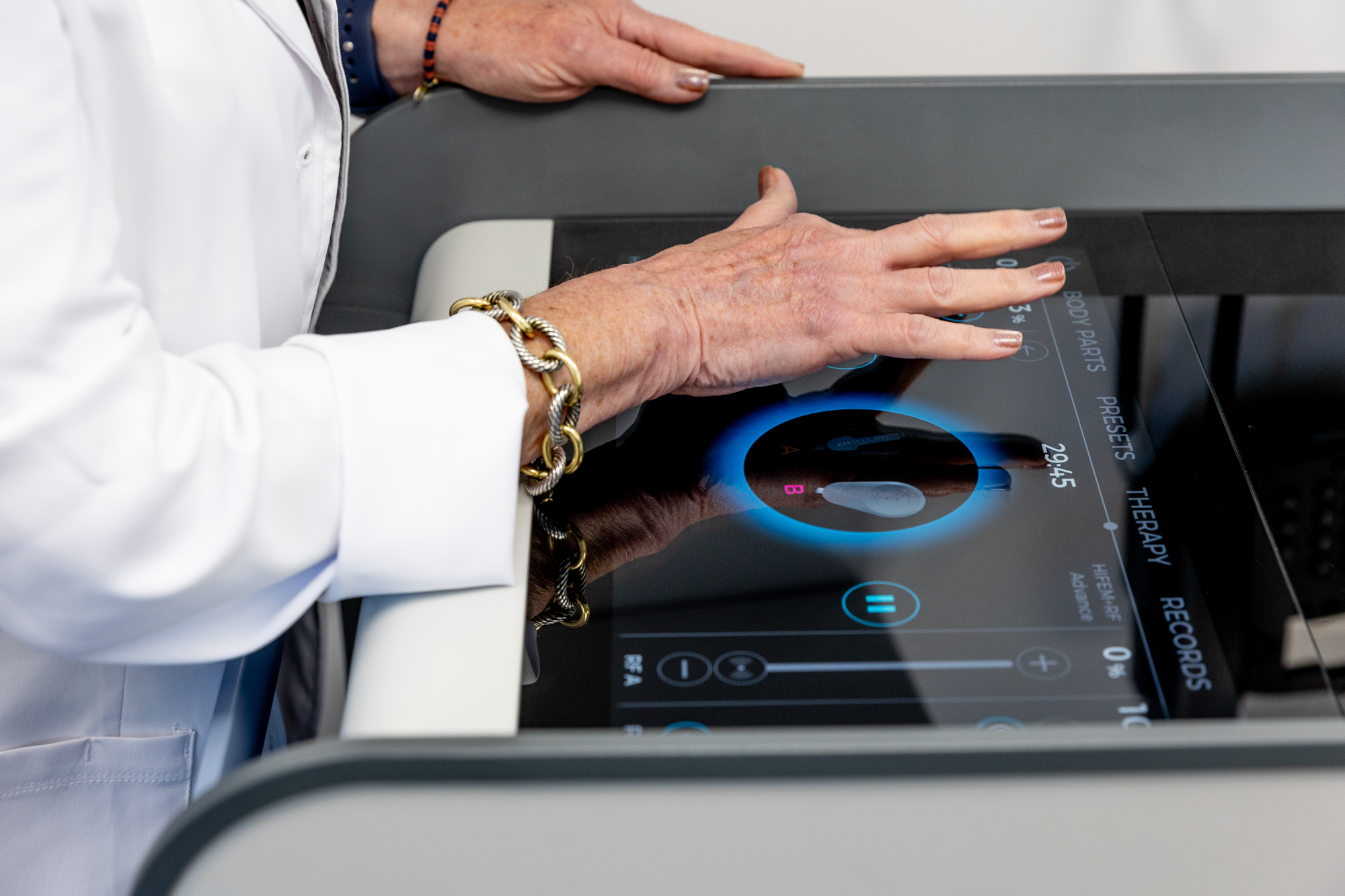 Emsculpt NEO body sculpting at Form & Function